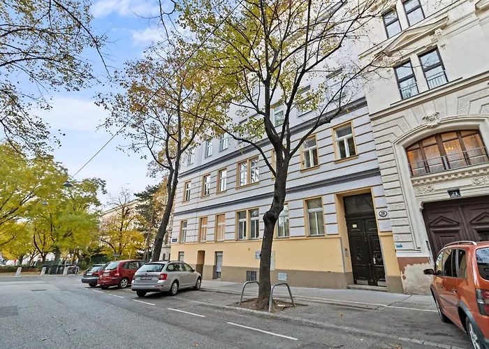 Designer Apartments Near Schoenbrunn