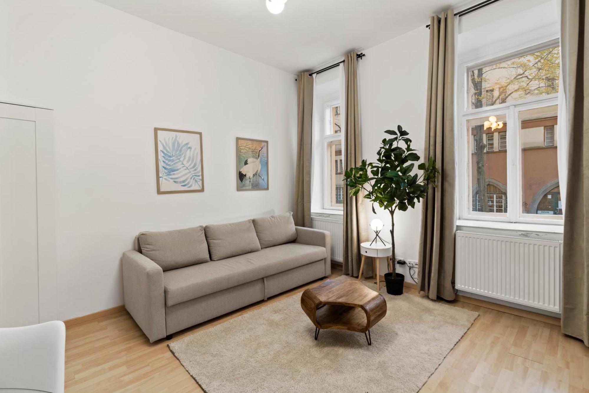 Designer Near Schoenbrunn * Vienne